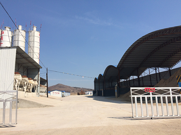 鐵嶺-本溪高速公路七標預制梁廠(chǎng)中鐵十一局承建